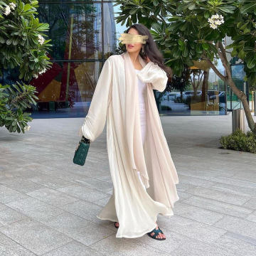 Satin raaxo leh oo furan Kimono Abaya