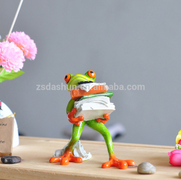 Promotion handicraft polyresin frog figurine, arts & crafts statue frog holding books,