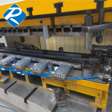 قوالب ختم نصف أوتوماتيكية (للمكونات العسكرية)