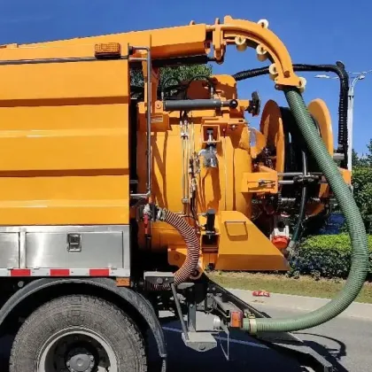 Isuzu FTR Road Sweeper Truck - Municipal Cleaning Water Truck