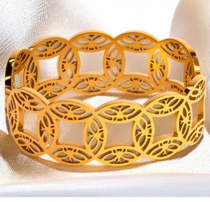 Gold Coin Pattern Titanium Bracelet