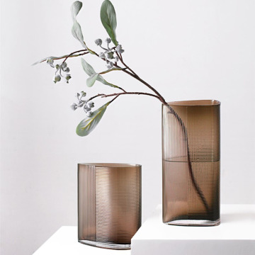 Factory Wholesale Modern Glass Vases with Irregular Stripe Design for Home Decor and Weddings