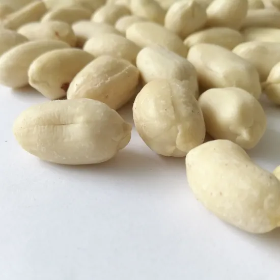 Blanched peanut kernels