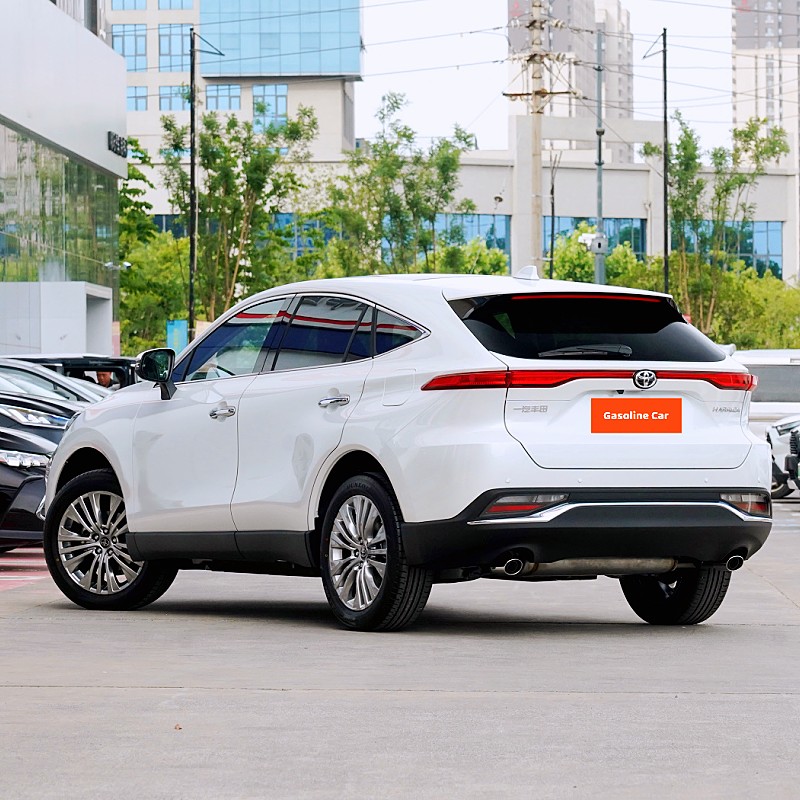 5-seater family car Toyota Harrier