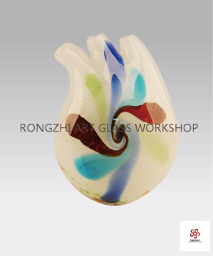 Flower on The Jade Glass Vase