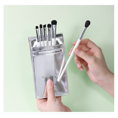 Blending brush eye makeup brush