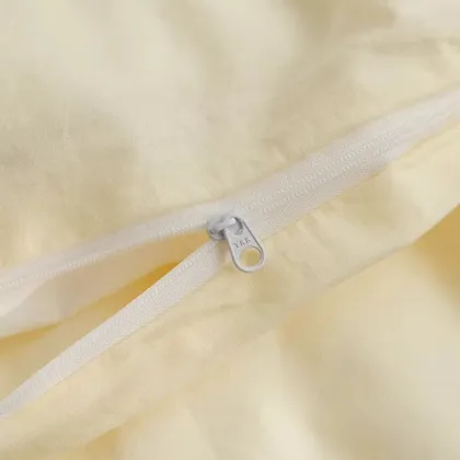 Discounted 100% Cotton 200TC White Double Bed Sheets and Children's Bed Sheet Set