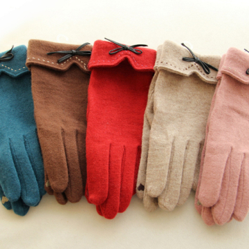 Fashion Elegant Female Wool Touch Screen Gloves Winter Women Warm Cashmere Full Finger Bow Dotted embroidery warm mittens glove