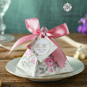 Wholesales delicate pyramidal wedding candy box