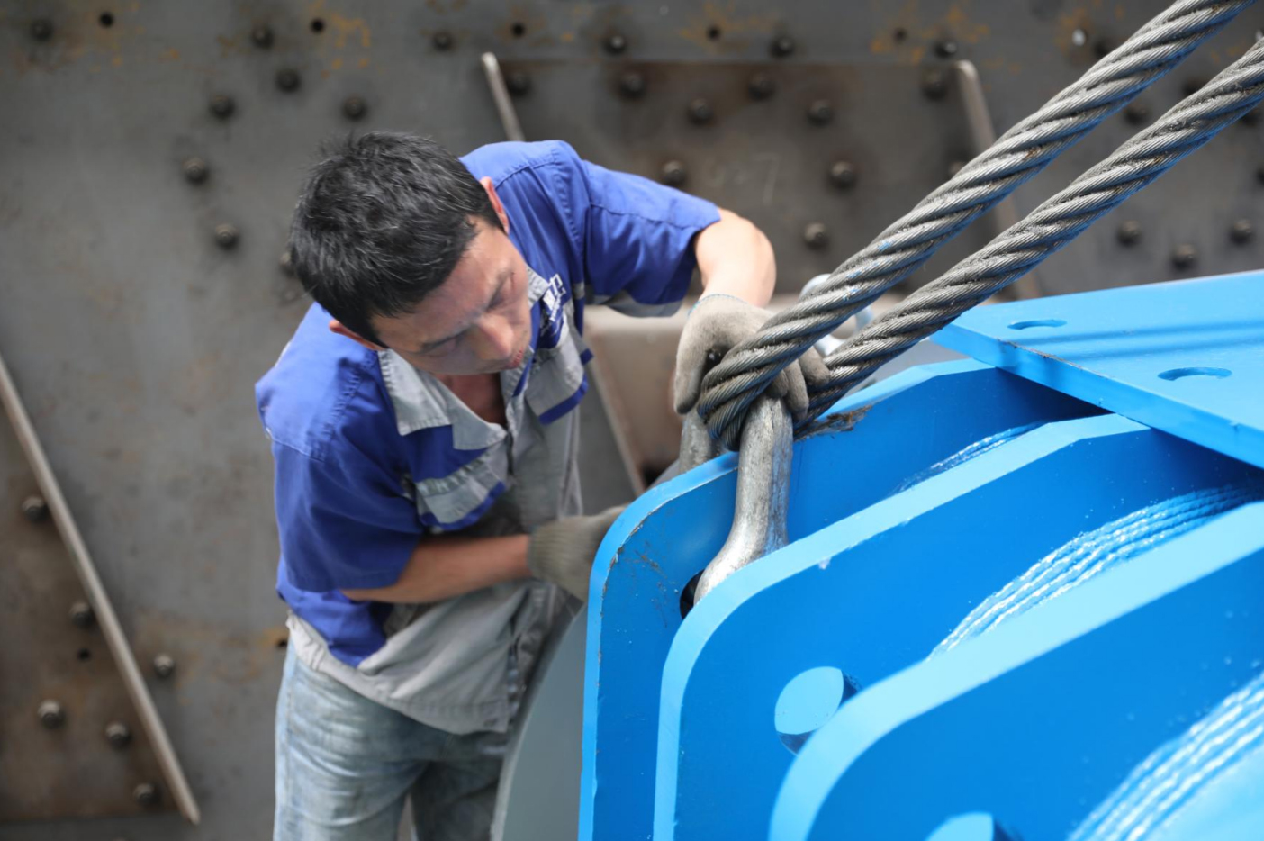 Afghan gold mining crusher