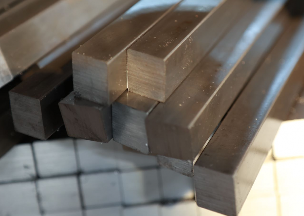 Smooth surface square steel