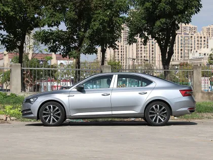 2025 Skoda Superb TSI280 DSG Premium