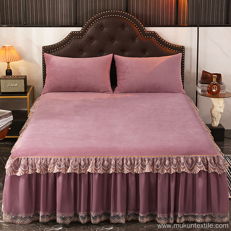 Fleece bedspread with bed skirt 100% polyester