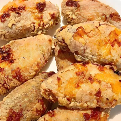 Fried chicken mid-wings wrapped in flour