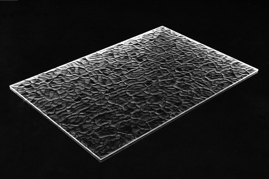 Acrylic plate with 100% light transmittance