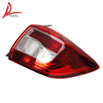 Renault/Dacia Logan 2013 Lampa boczna 261651140r