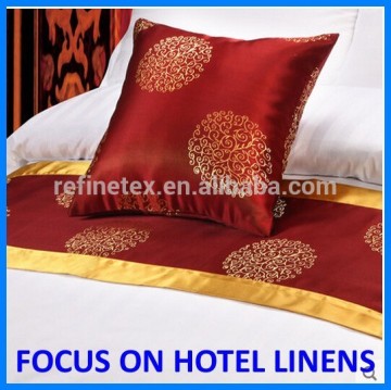 Hot Selling Soft Hotel White Polyester Cushion for home /hotel use
