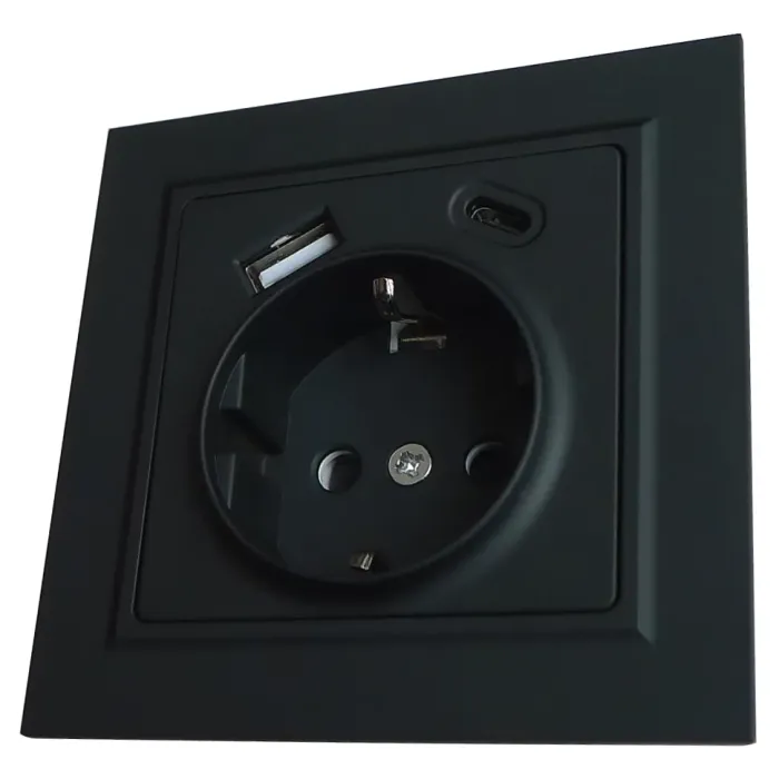 Soket Jerman Tipe UE dengan Tipe C