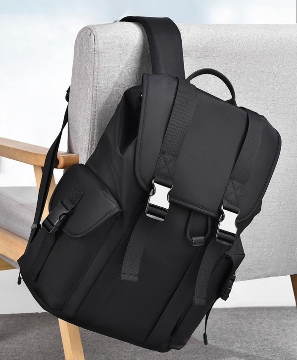 2025 Lightweight and large-capacity backpack