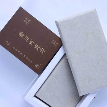 Premium Yunnan Pu'er Fermented Brick Tea - Organic and Healthy Gift Box