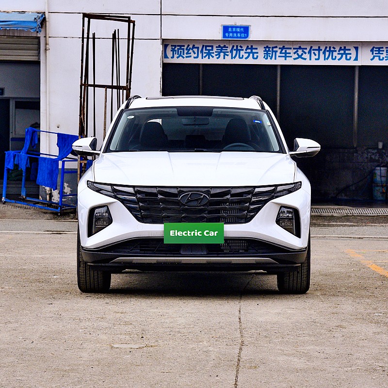 5-seater compact car Hyundai Tucson