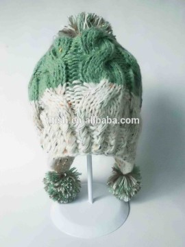 Fanshion knitted hat with POM POM