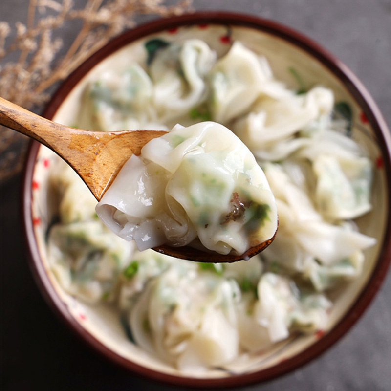 Кустарные вонтоны с начинкой из дикого чеснока и свинины ручной работы