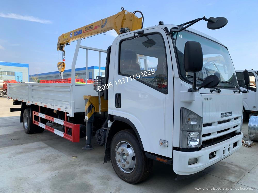 ISUZU 10 ton truck with 4 ton crane