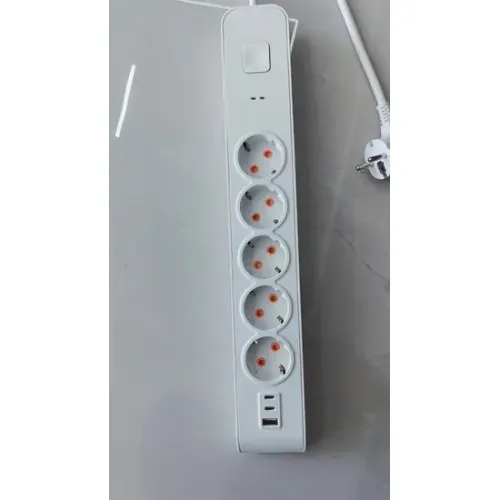 5-контактная внешняя розетка с USB 3,4 А