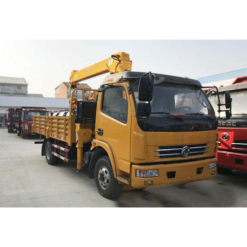 Dongfeng 140 hp camión de transporte de grúa diesel