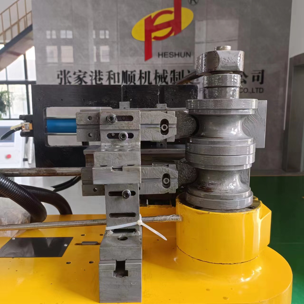 pipe bending machine1