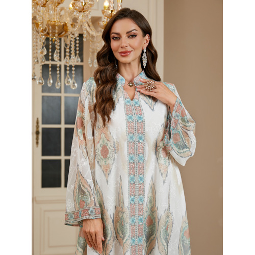 جزئیات کریستال طرح چاپی لباس دوزی ابایا