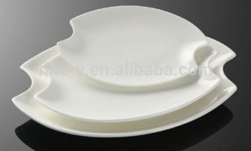 Egg-shaped indentations strengthen porcelain dish