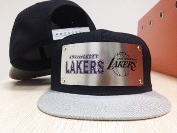 New Design Metal Logo Fashion Baseball Cap