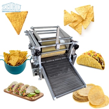 Carina di farina messicana e tortilla che producono macchina