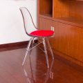 Silla sin brazos transparente de Eames