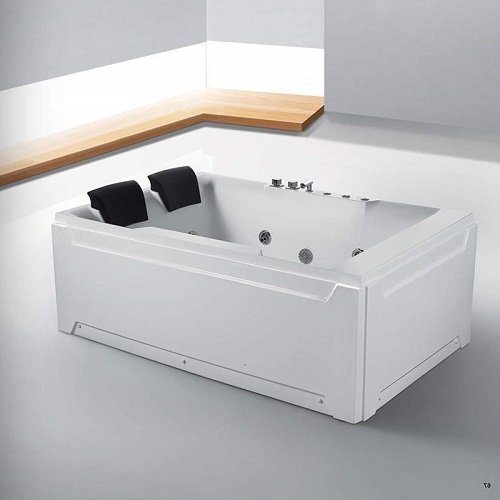 Freiststehender Jakuzzi Mansfield Rocaille, leichte Schimmel unter Badewanne