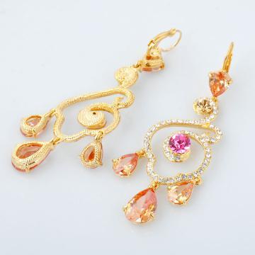 fashion zinc-alloy hoop earring with shining Swarovski stone