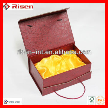 Luxury and stylish Red Paper Carton Wine Packaging Box
