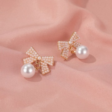 E-063: Trending Crystal Long Earrings with Tassels - Elegant Women's Pearl Earrings