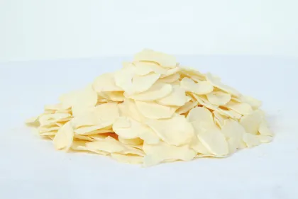 Whole Dehydrated Garlic Creamy White Garlic Flakes