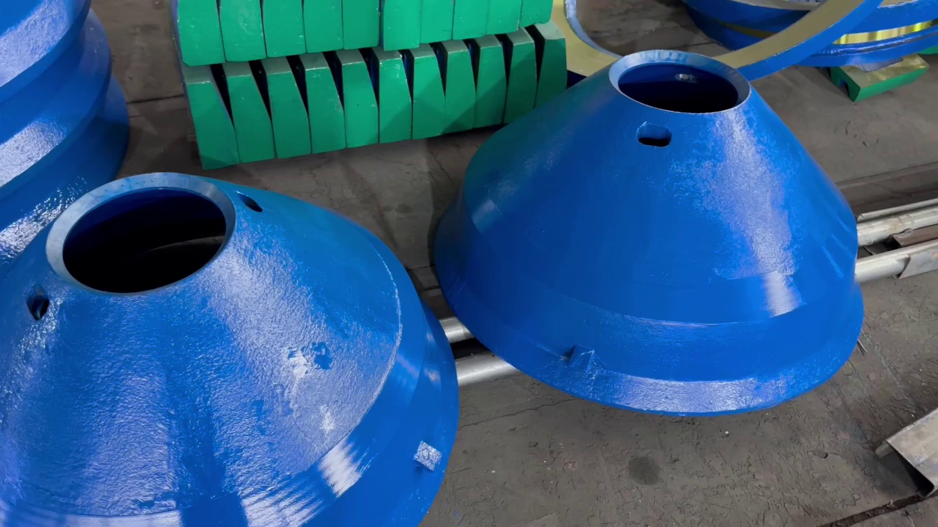HP Series Cone Crusher Wear Spare Parts Mn Casting Concave Mantle Liner

**Title:** HP Series Cone Crusher Mn Casting Concave Mantle Liner