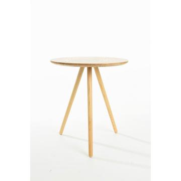 Table basse à jambe en bois massif