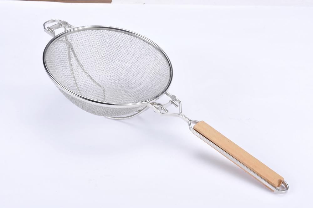 Double Mesh Strainer with Additional Wire