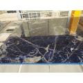 Grande dalle de sodalite bleue pure