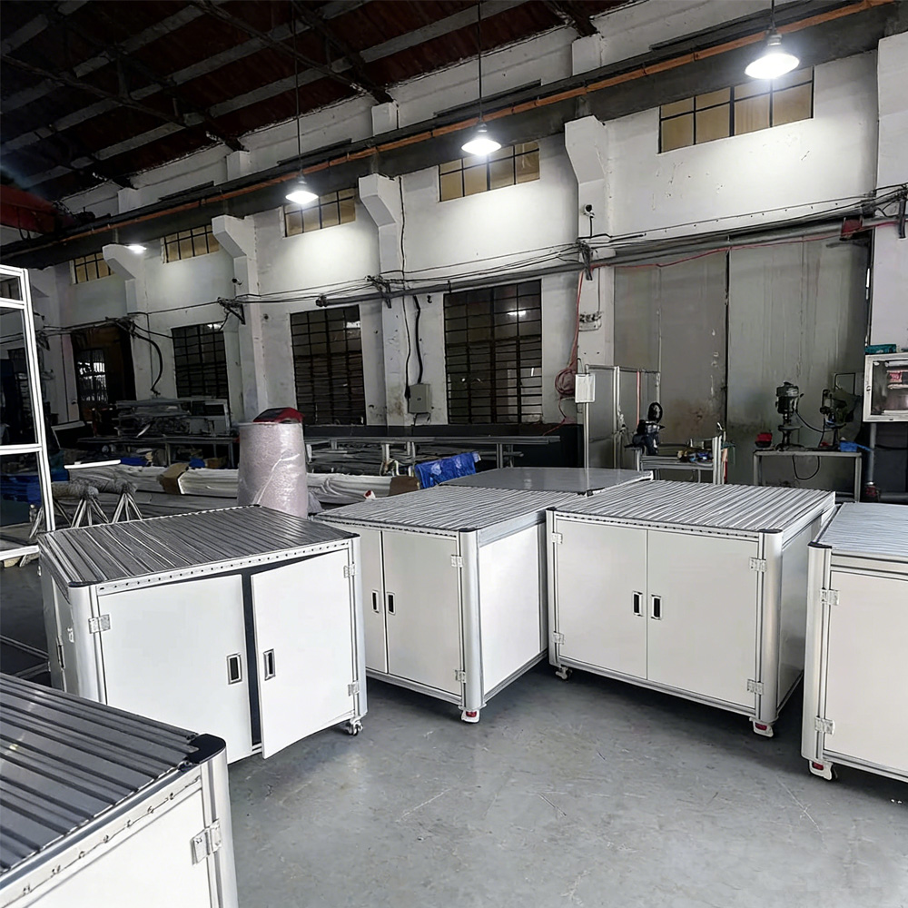 Various types of tooling, fixtures and machined parts69jpg