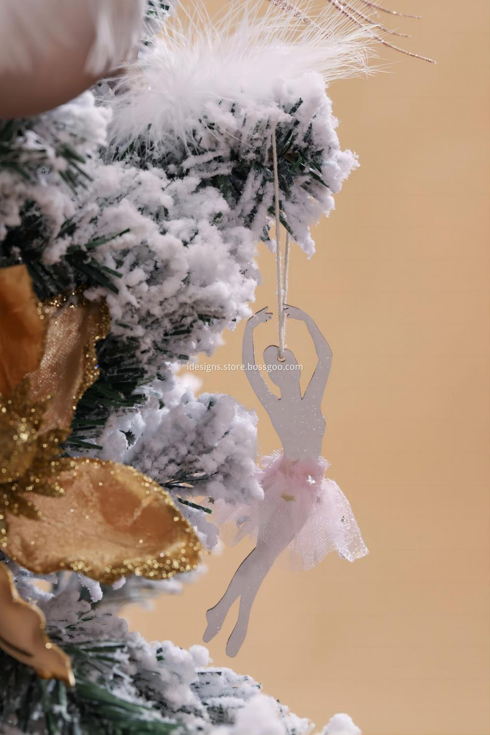 themed christmas balls design overview