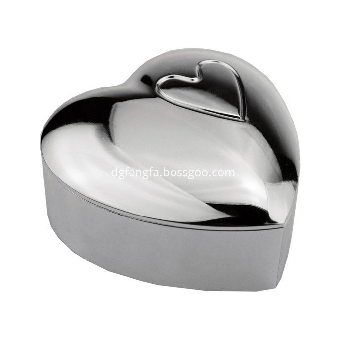 Zinc alloy heart-shaped jewelry box