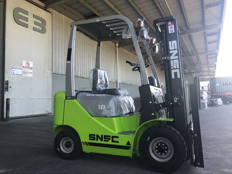 1.8T Forklift Truck