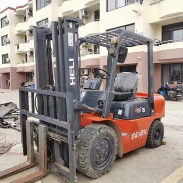 Gebruikte Chinese Heli Forklift 35 te koop tegen betaalbare prijs met sterke stroom